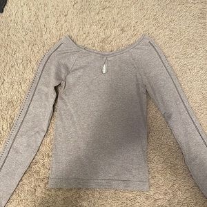 grey hollister long sleeve top